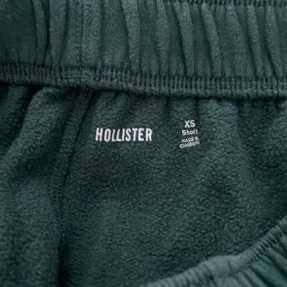 Hollister xs short green sweatpants - Picture 2 of 3